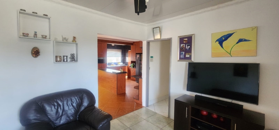4 Bedroom Property for Sale in Lenasia South Gauteng