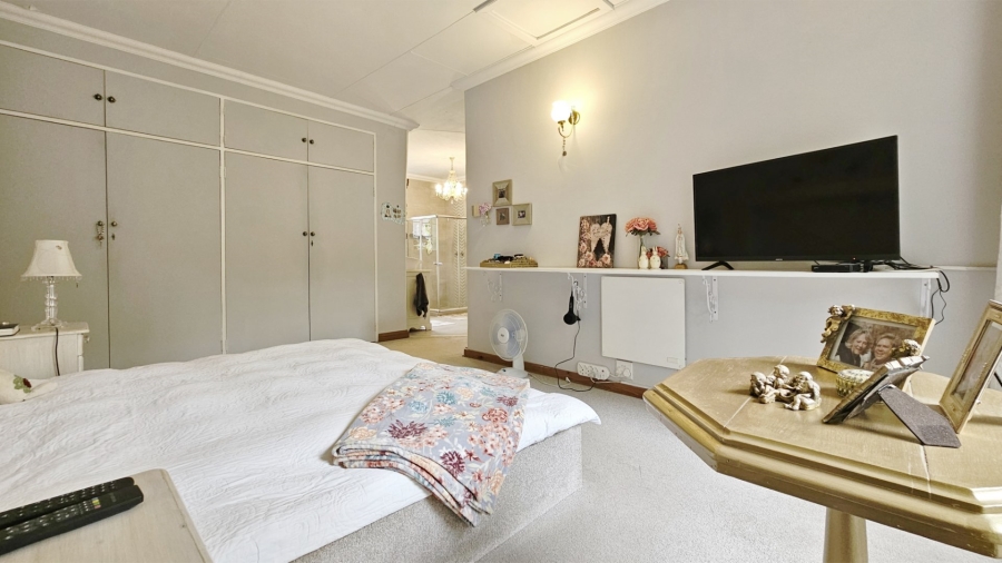 4 Bedroom Property for Sale in Three Rivers East Gauteng