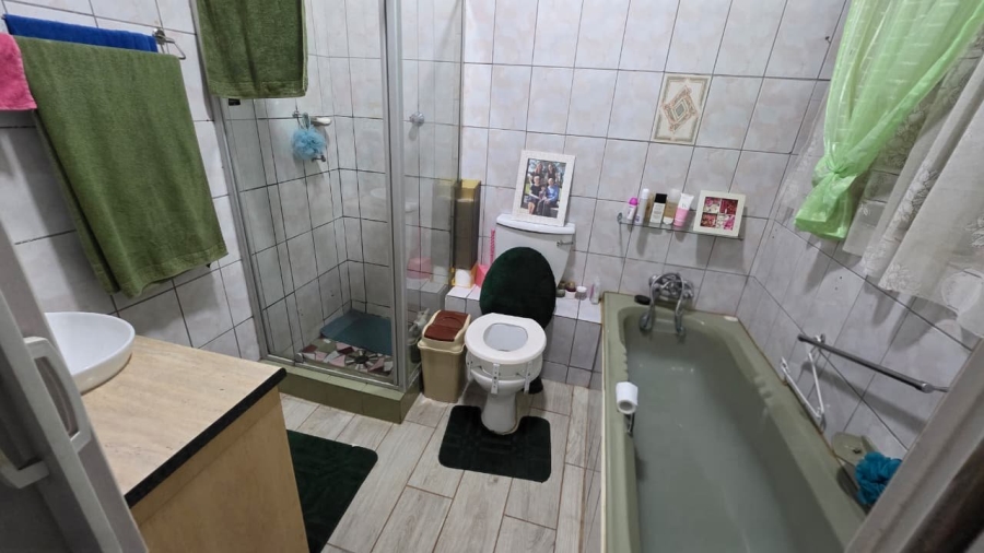 3 Bedroom Property for Sale in Magalieskruin Gauteng