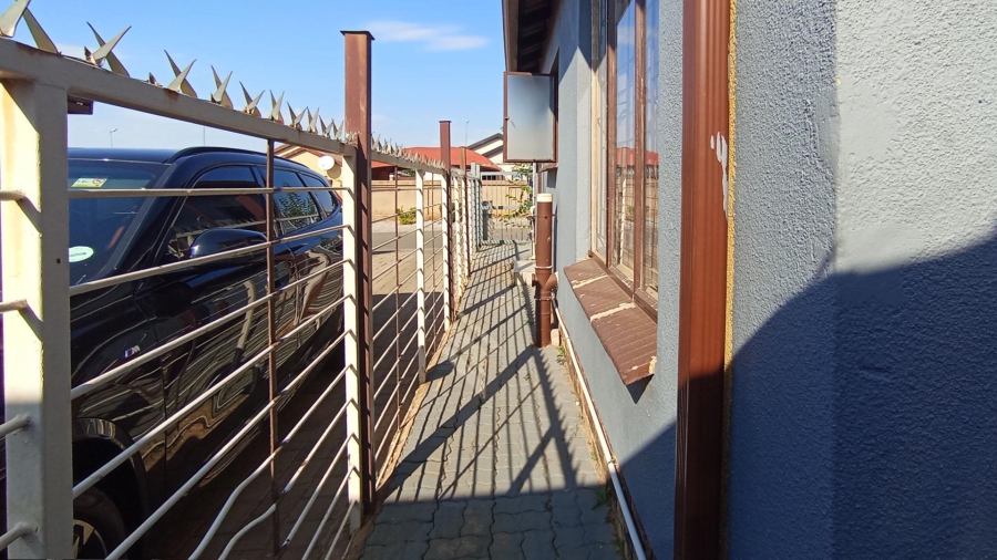 2 Bedroom Property for Sale in Soshanguve East Gauteng