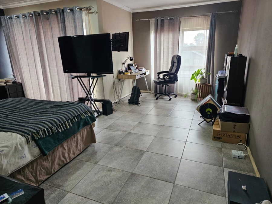 4 Bedroom Property for Sale in Ormonde Gauteng