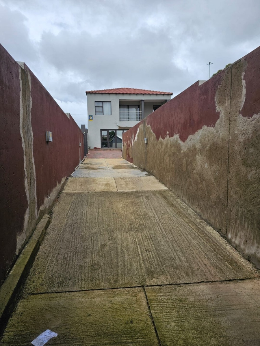 4 Bedroom Property for Sale in Ormonde Gauteng