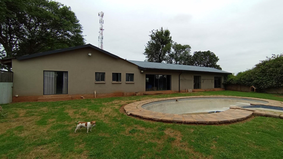 4 Bedroom Property for Sale in Bultfontein A H Gauteng
