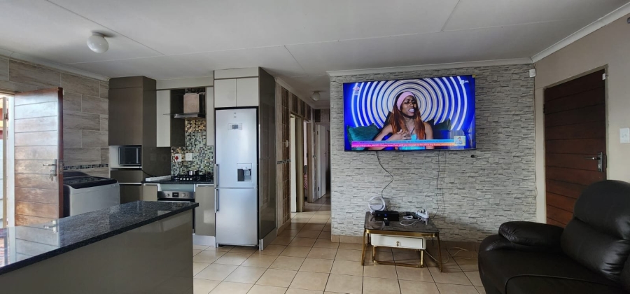 3 Bedroom Property for Sale in Sky City Gauteng