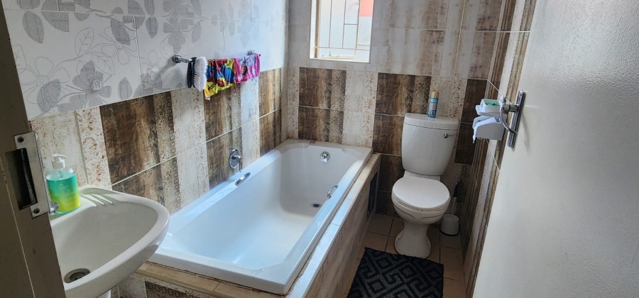 3 Bedroom Property for Sale in Sky City Gauteng