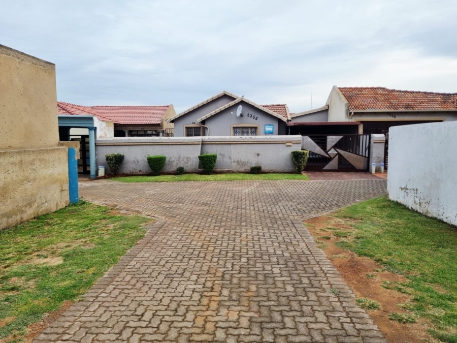 3 Bedroom Property for Sale in Roodekop Gauteng