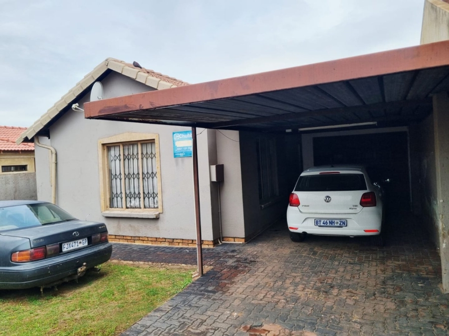 3 Bedroom Property for Sale in Roodekop Gauteng