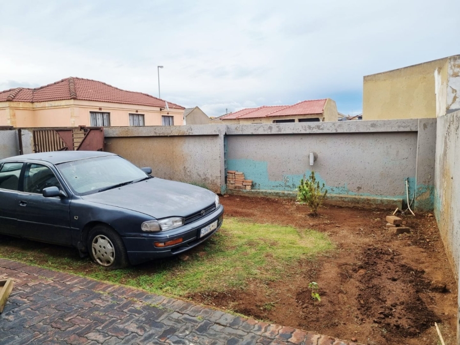 3 Bedroom Property for Sale in Roodekop Gauteng