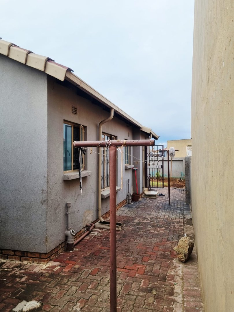 3 Bedroom Property for Sale in Roodekop Gauteng