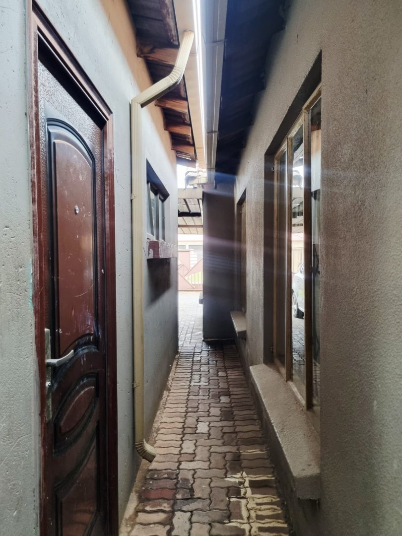 3 Bedroom Property for Sale in Roodekop Gauteng