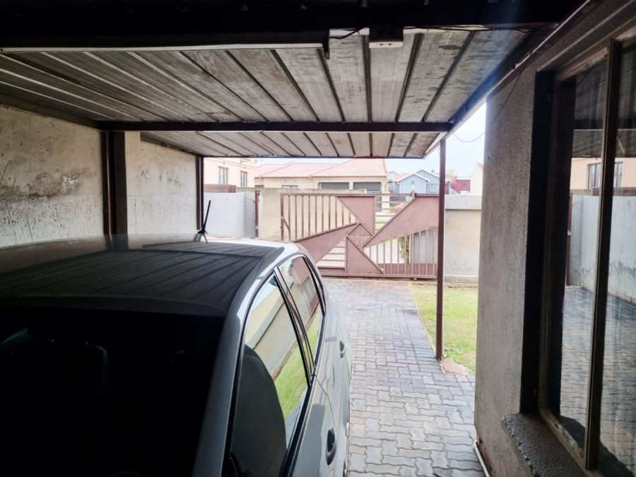 3 Bedroom Property for Sale in Roodekop Gauteng