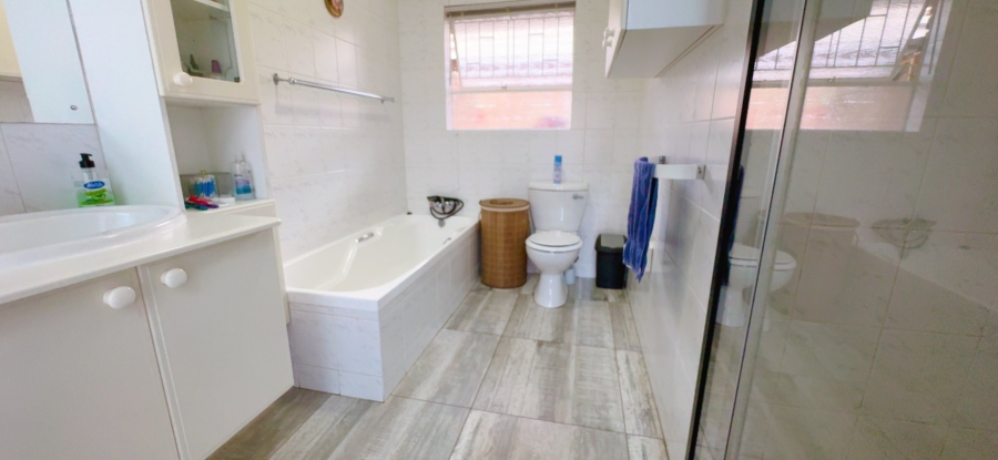 3 Bedroom Property for Sale in Three Rivers Gauteng