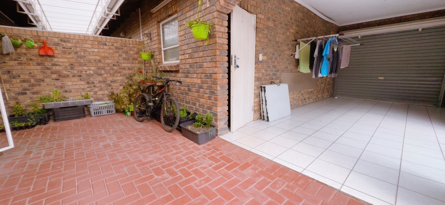 3 Bedroom Property for Sale in Three Rivers Gauteng