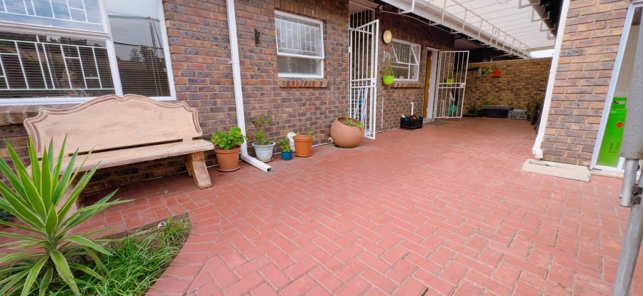 3 Bedroom Property for Sale in Three Rivers Gauteng