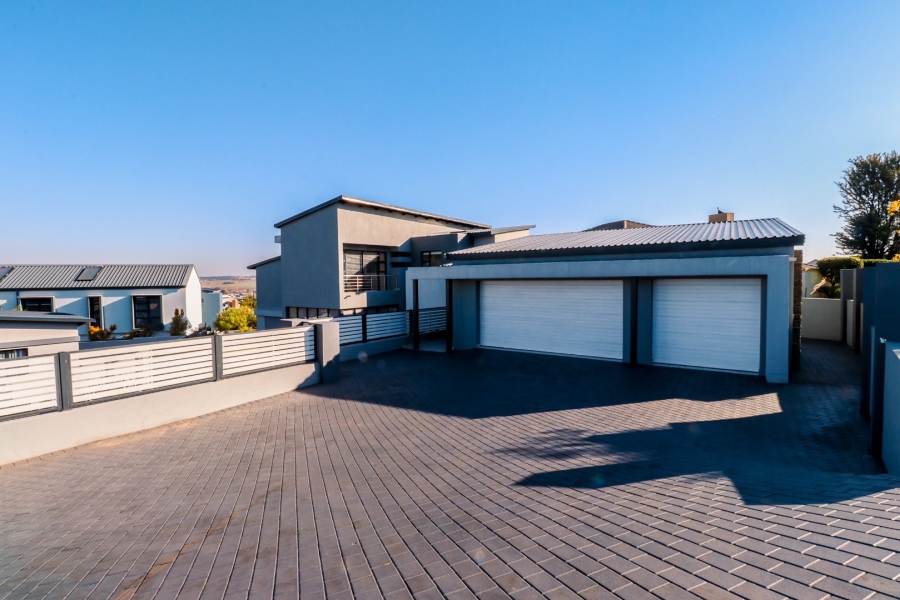 4 Bedroom Property for Sale in Midstream Ridge Gauteng