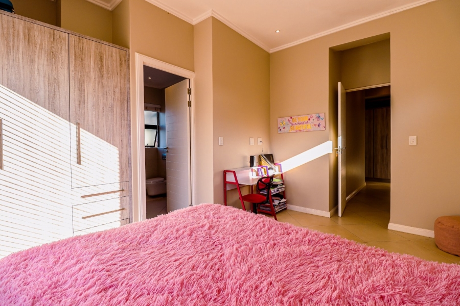 4 Bedroom Property for Sale in Midstream Ridge Gauteng