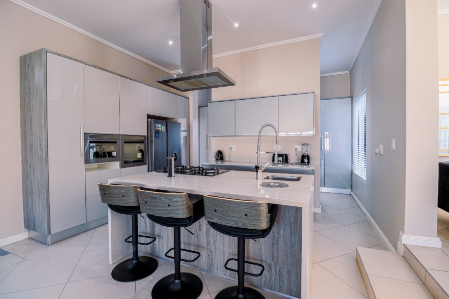 4 Bedroom Property for Sale in Midstream Ridge Gauteng