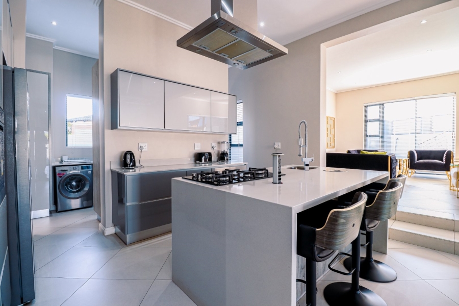 4 Bedroom Property for Sale in Midstream Ridge Gauteng