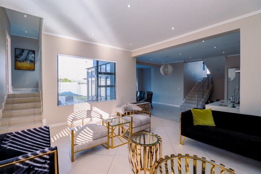 4 Bedroom Property for Sale in Midstream Ridge Gauteng