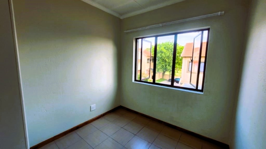 2 Bedroom Property for Sale in Halfway House Gauteng