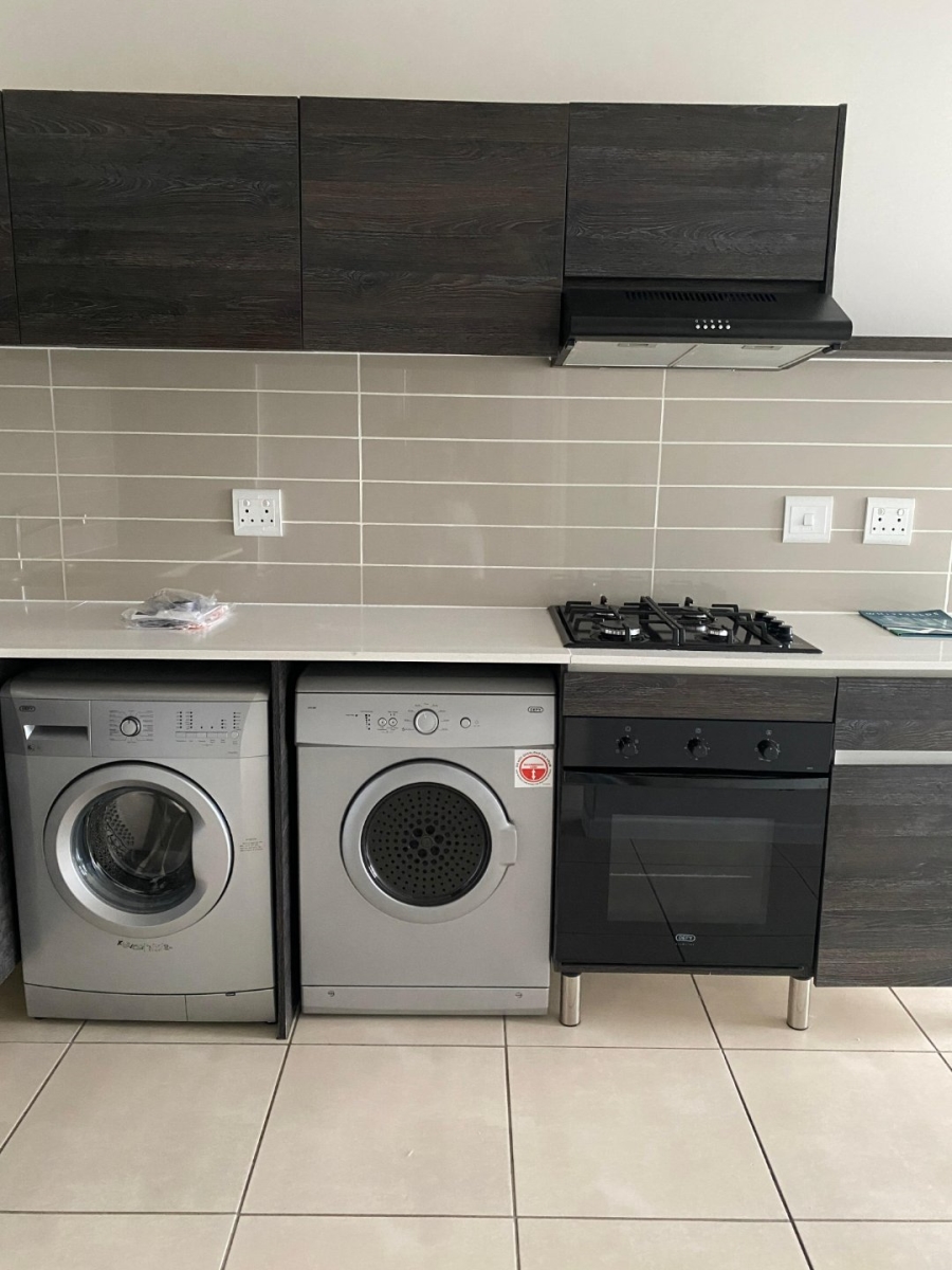 1 Bedroom Property for Sale in Olivedale Gauteng