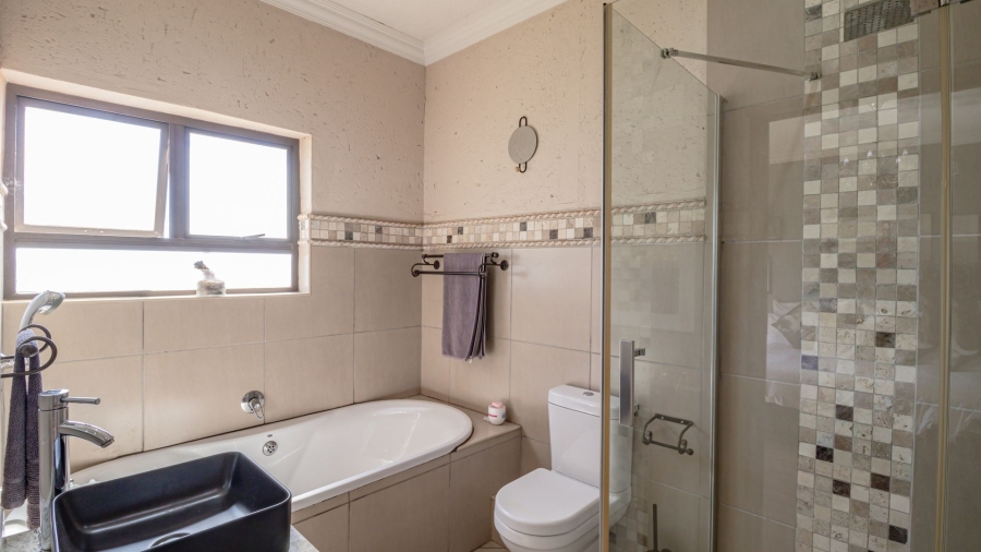 4 Bedroom Property for Sale in Dunblane Lifestyle and Equestrian Estate Gauteng