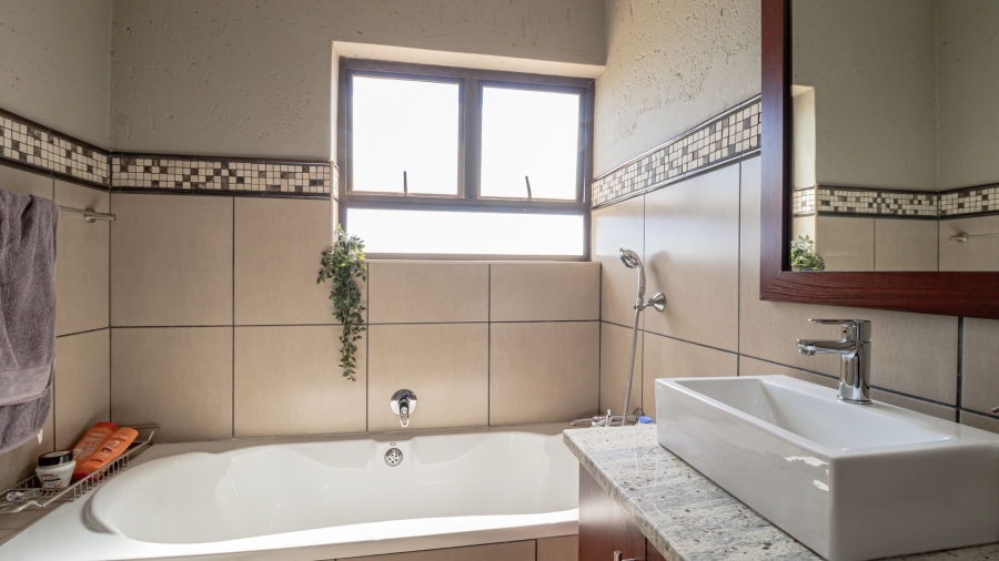 4 Bedroom Property for Sale in Dunblane Lifestyle and Equestrian Estate Gauteng