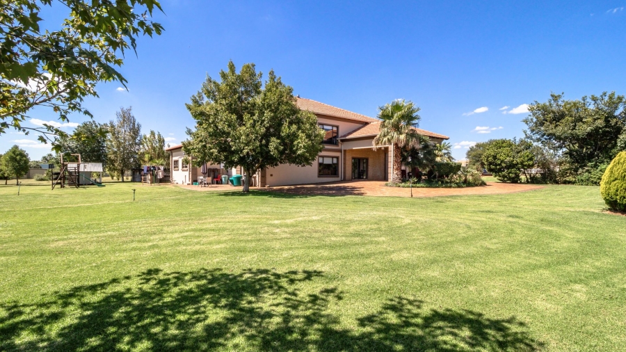 4 Bedroom Property for Sale in Dunblane Lifestyle and Equestrian Estate Gauteng