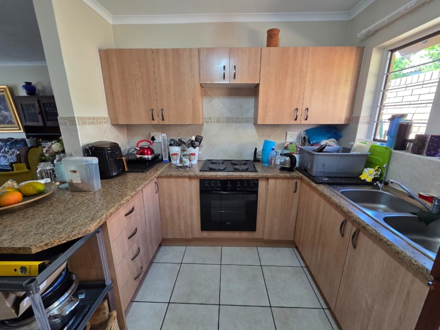 2 Bedroom Property for Sale in Montana Tuine Gauteng