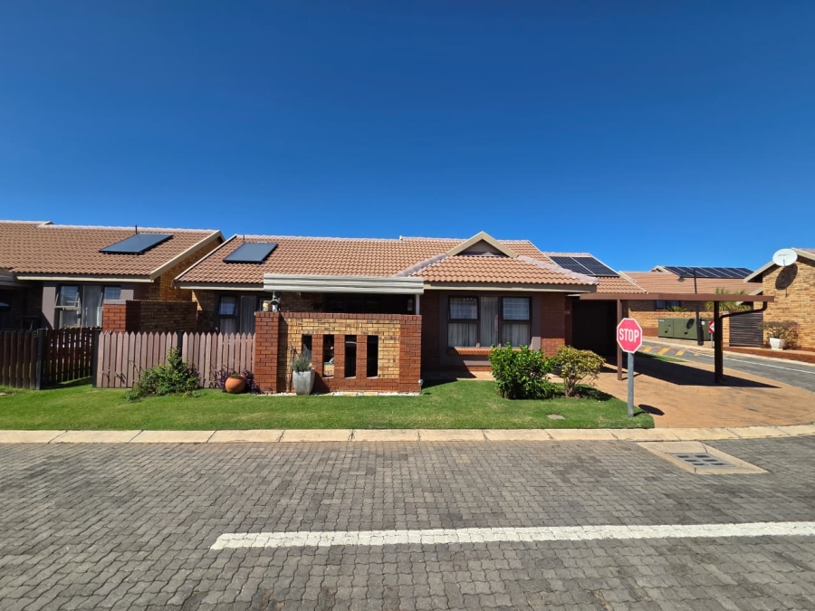 2 Bedroom Property for Sale in Montana Tuine Gauteng