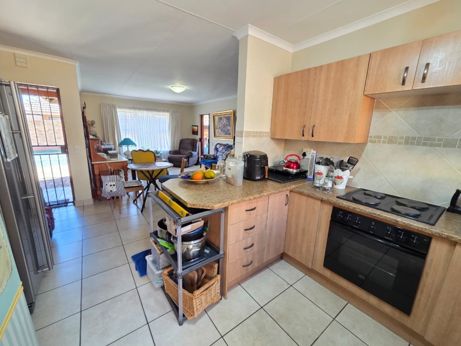 2 Bedroom Property for Sale in Montana Tuine Gauteng
