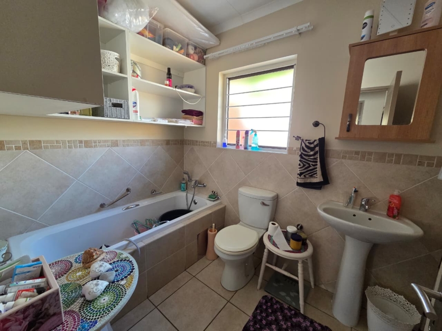 2 Bedroom Property for Sale in Montana Tuine Gauteng