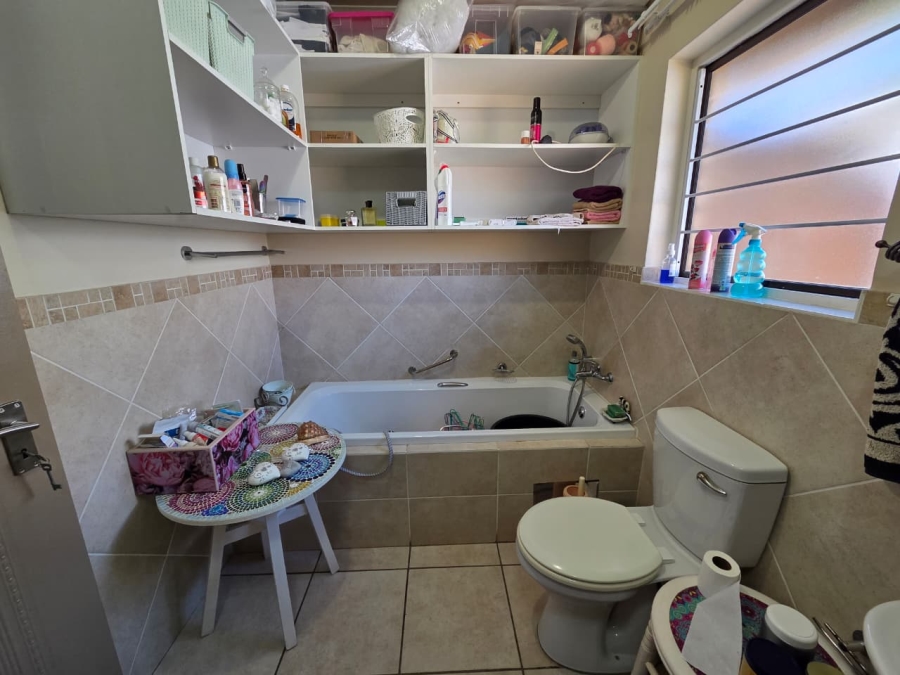 2 Bedroom Property for Sale in Montana Tuine Gauteng