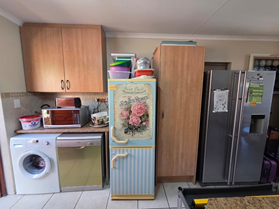 2 Bedroom Property for Sale in Montana Tuine Gauteng