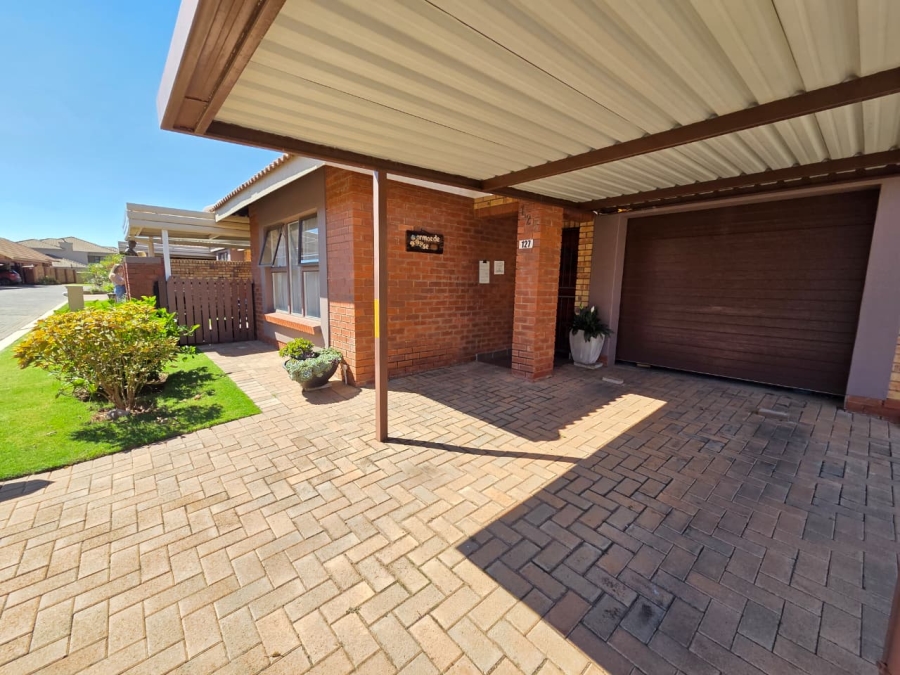 2 Bedroom Property for Sale in Montana Tuine Gauteng