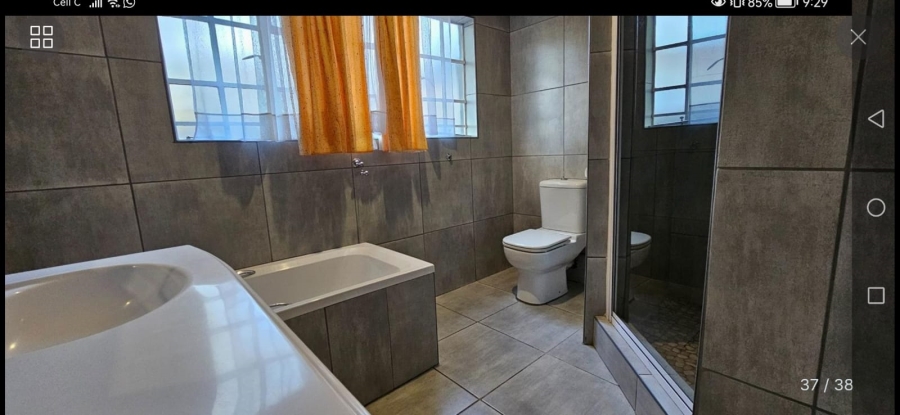 3 Bedroom Property for Sale in Three Rivers Gauteng