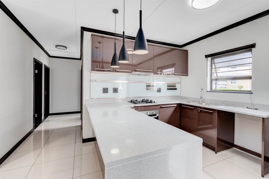 To Let 3 Bedroom Property for Rent in Blue Hills Gauteng