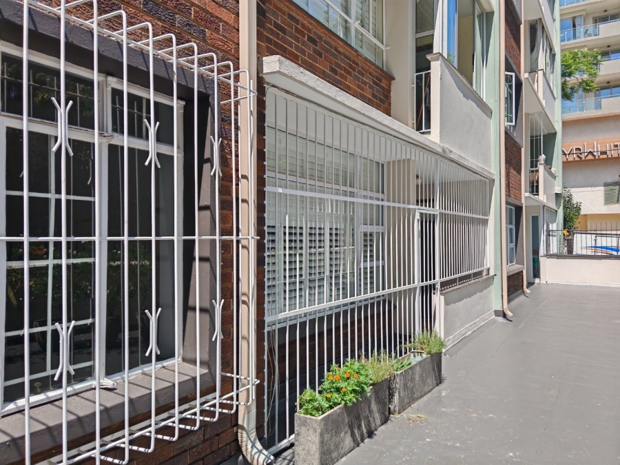 1 Bedroom Property for Sale in Rosebank Gauteng