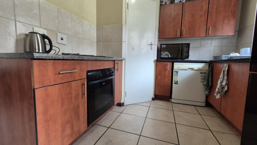 2 Bedroom Property for Sale in The Reeds Gauteng