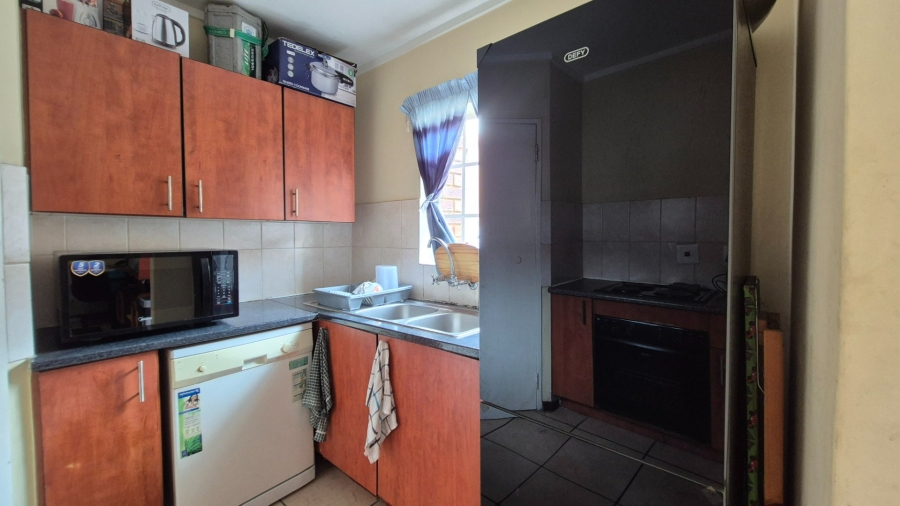 2 Bedroom Property for Sale in The Reeds Gauteng