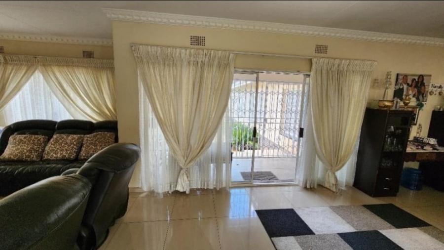4 Bedroom Property for Sale in Oakdene Gauteng