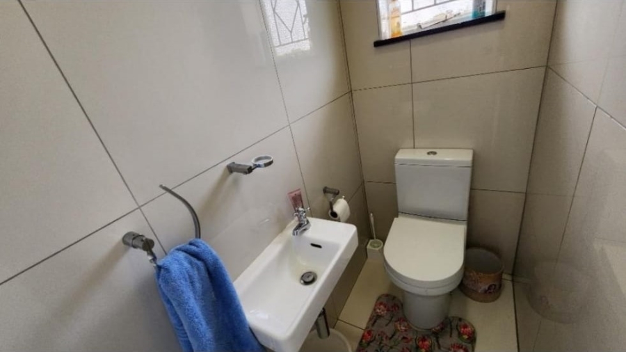 4 Bedroom Property for Sale in Oakdene Gauteng