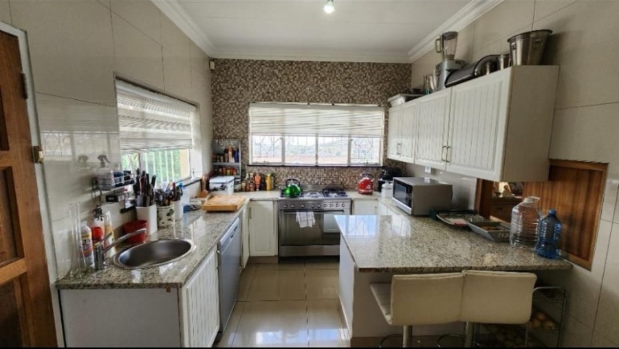 4 Bedroom Property for Sale in Oakdene Gauteng