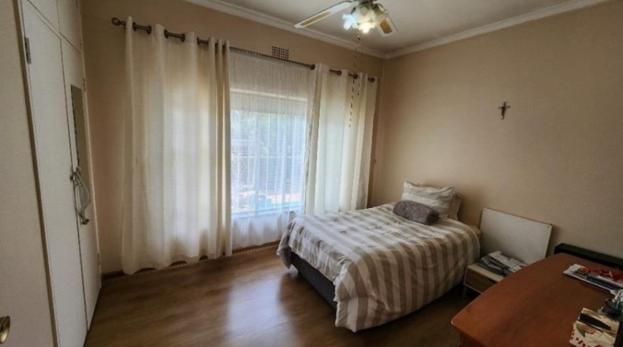4 Bedroom Property for Sale in Oakdene Gauteng