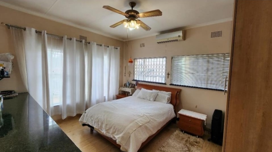 4 Bedroom Property for Sale in Oakdene Gauteng