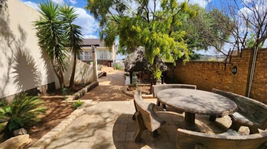 4 Bedroom Property for Sale in Oakdene Gauteng