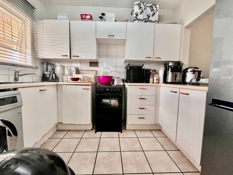 2 Bedroom Property for Sale in Vorna Valley Gauteng