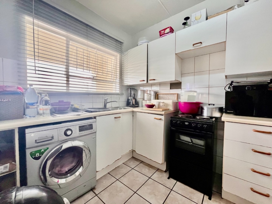 2 Bedroom Property for Sale in Vorna Valley Gauteng