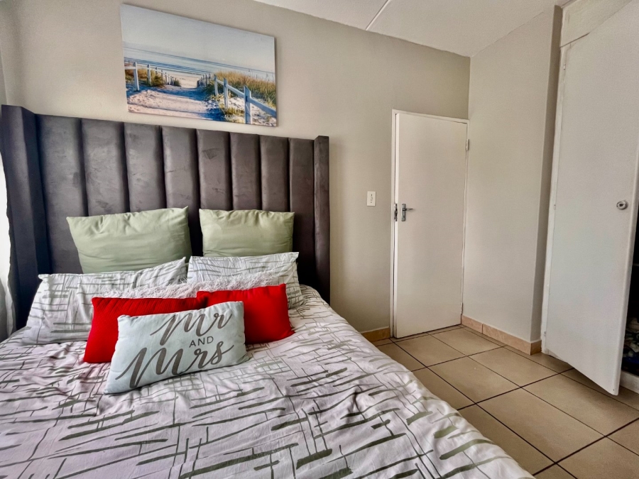 2 Bedroom Property for Sale in Vorna Valley Gauteng