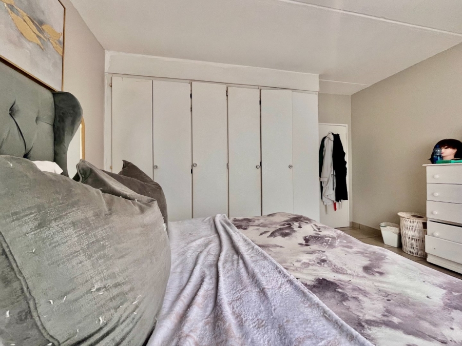 2 Bedroom Property for Sale in Vorna Valley Gauteng